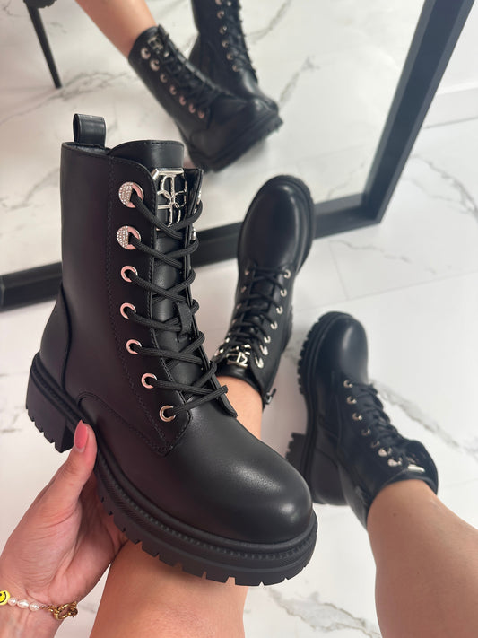 Sarina - Botas Negras