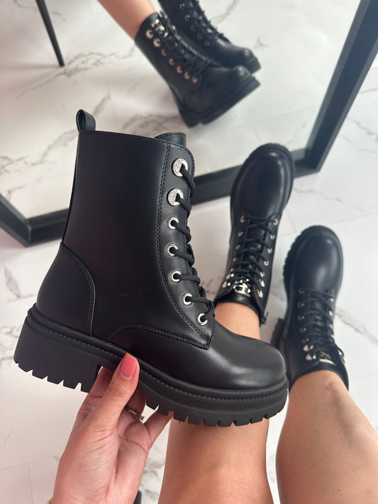 Sarina - Botas Negras