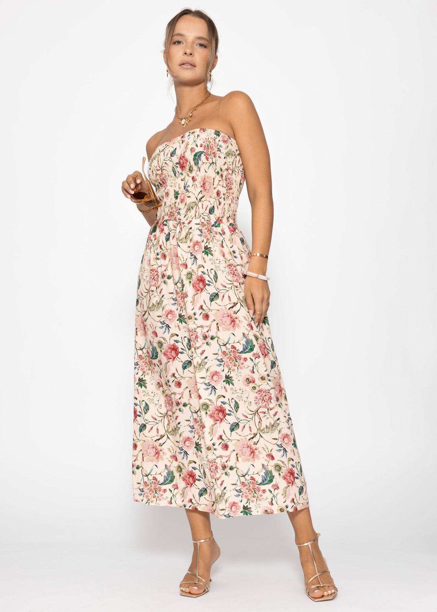 Vestido bandeau fruncido con estampado de florecitas - beige