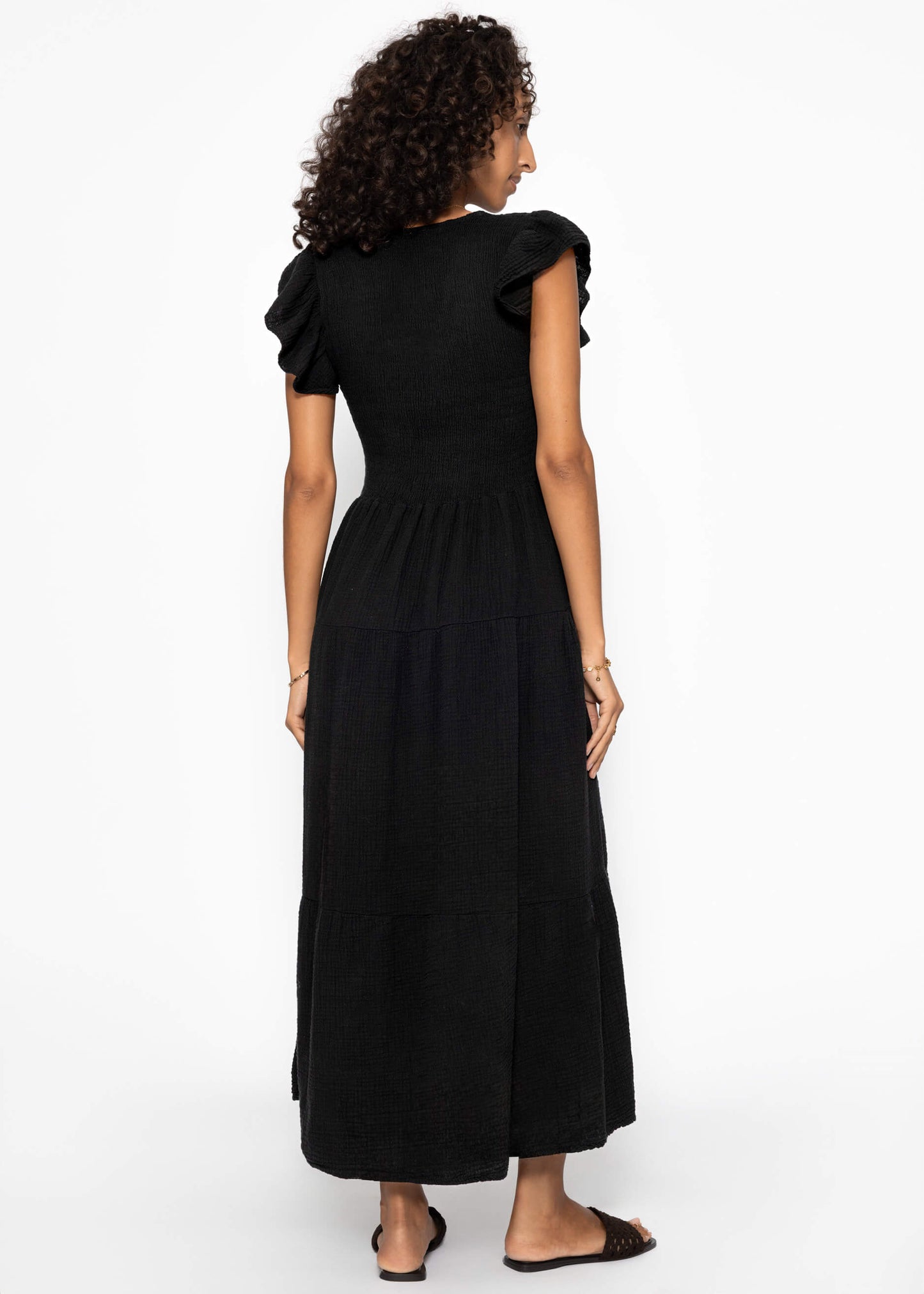 Vestido largo de muselina con volantes y mangas de ala - negro