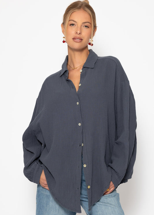 Blusa oversize , corta - gris oscuro