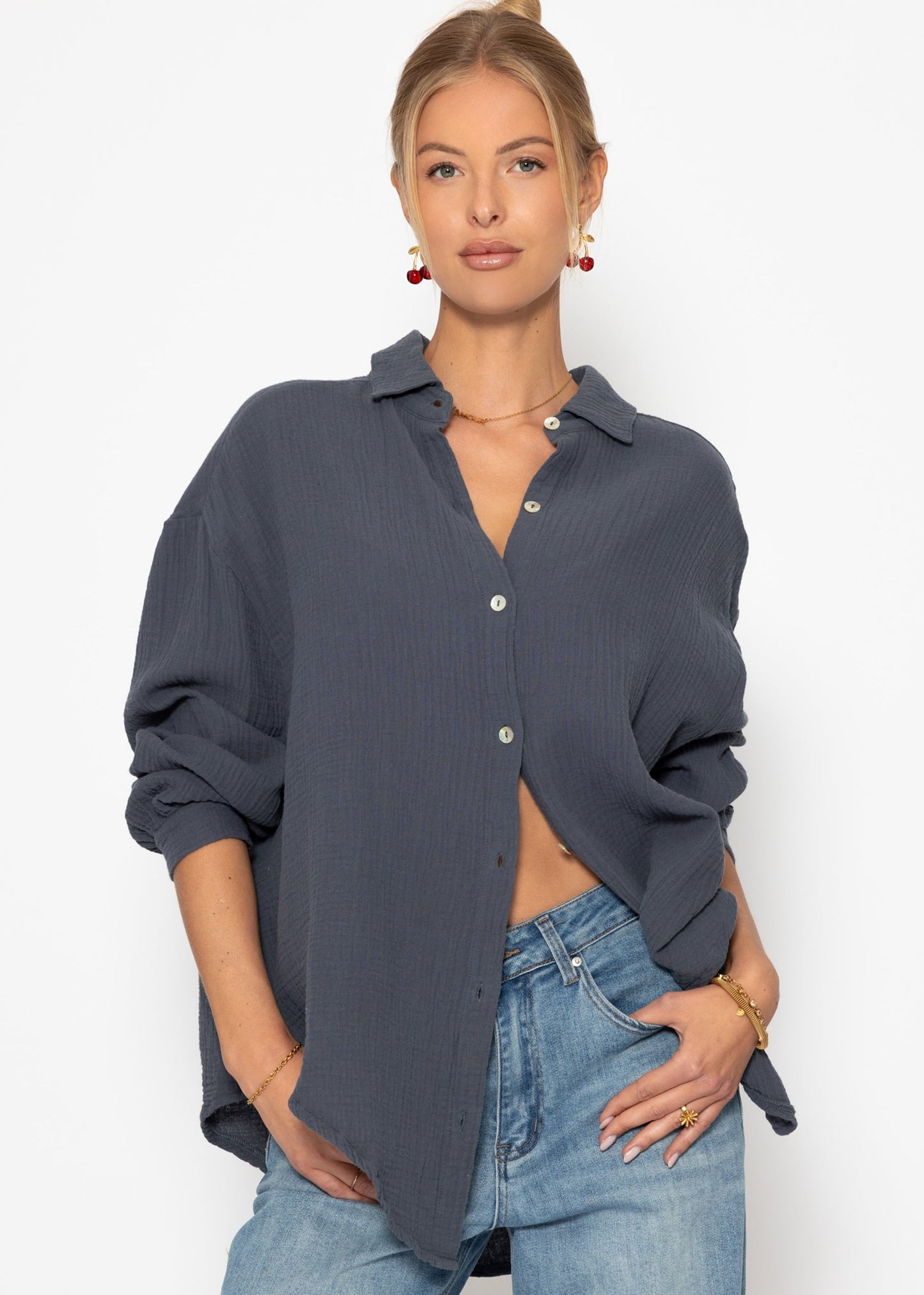 Blusa oversize , corta - gris oscuro