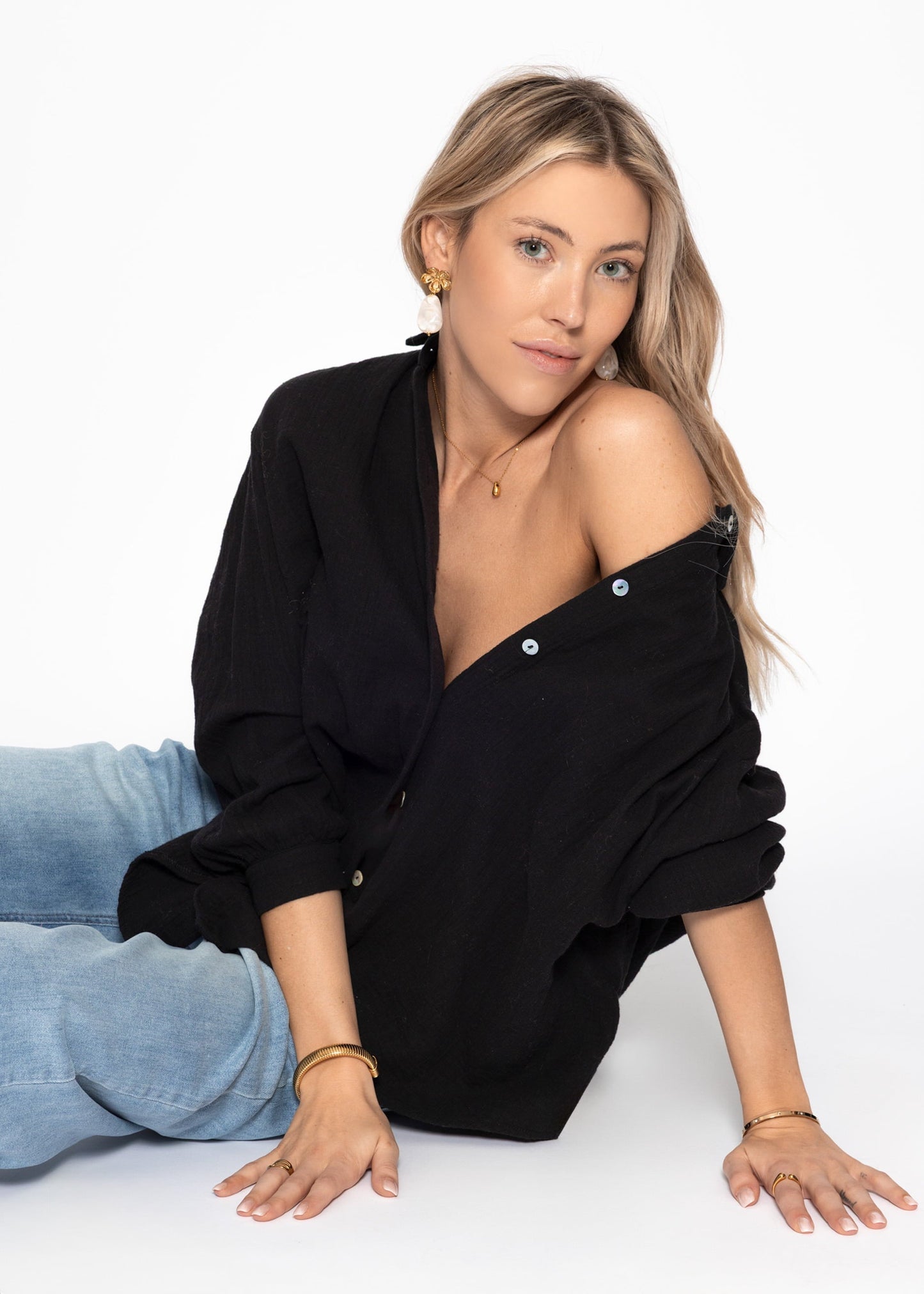 Blusa oversize, corta - negra